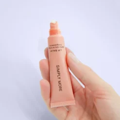 LIP BALM Długotrwale utrzymujący się balsam do ust 15ml